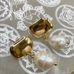Acrylic pearl beaded gold bracelet